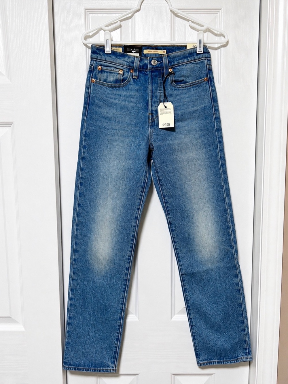 NWT Levi’s Premium Wedgie Straight Jeans 24x26 High Rise Medium Wash